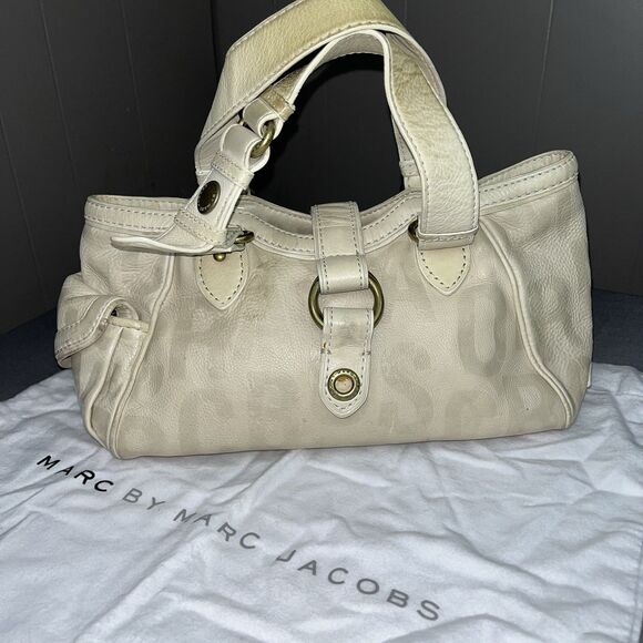 Marc Jacob’s Leather Small Cream Bag with Dust Bag - Picture 1 of 9